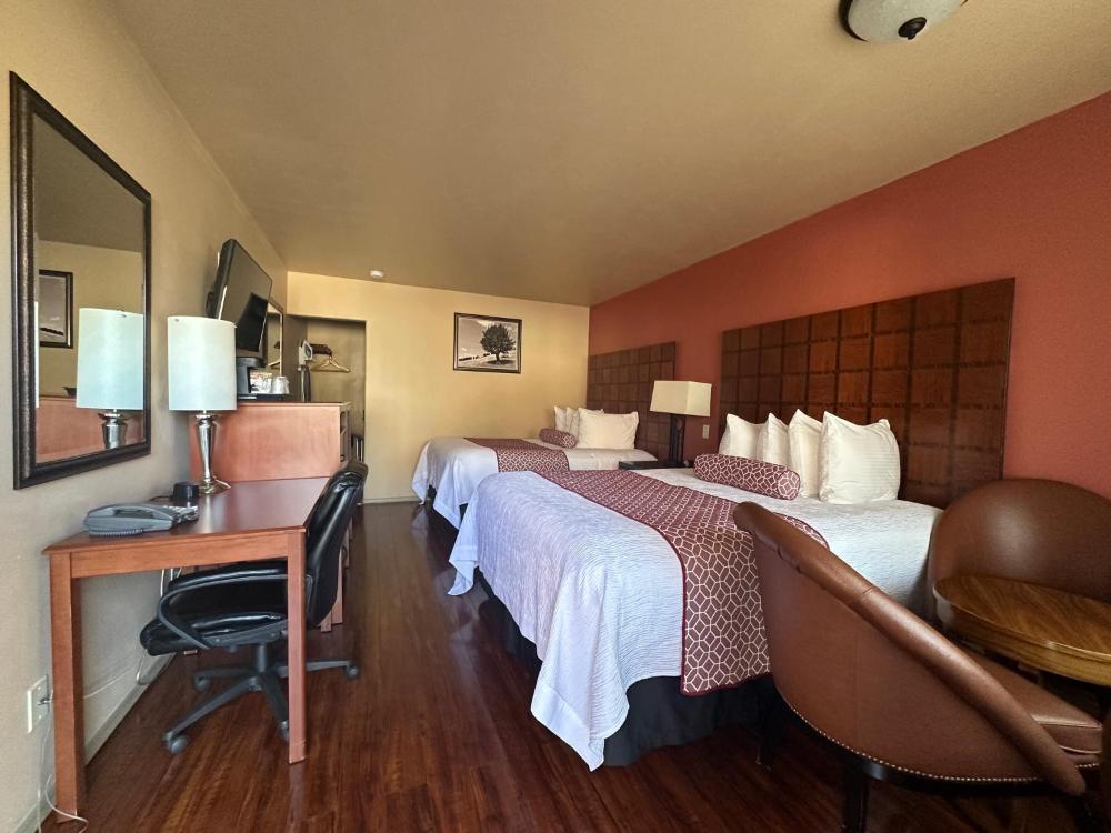 Queen Room with Two Queen Beds interior